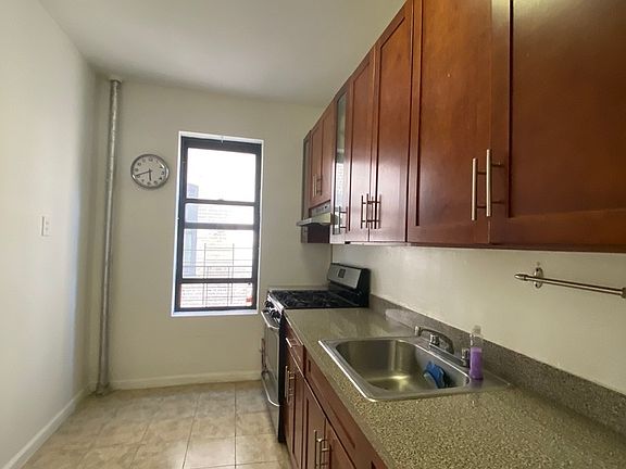 3rd image of 78 Hawthorne St #11