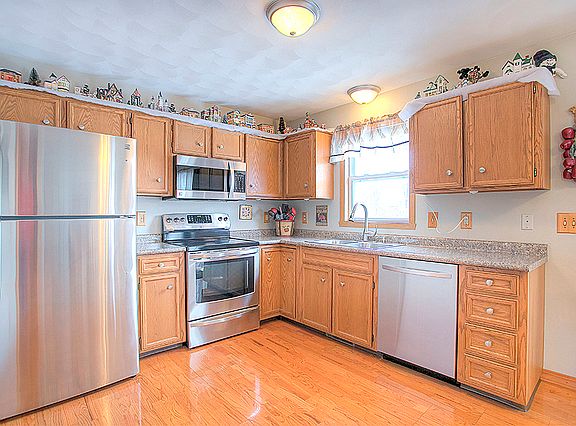 5th image of 3041 Langstone Dr