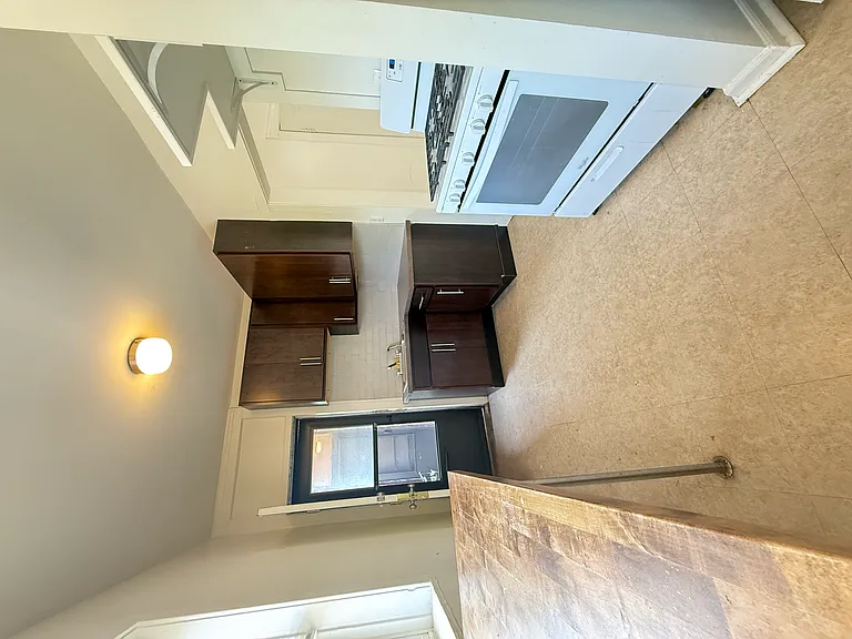 2141 N Spaulding Ave #2E — Photo 3