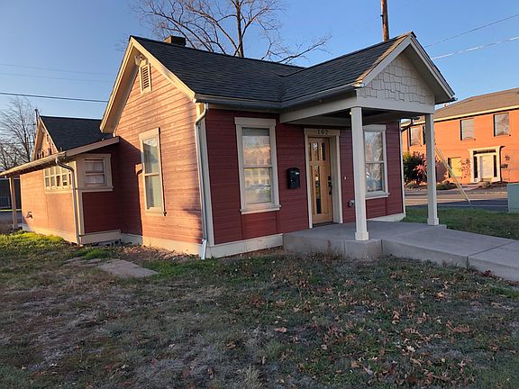 2nd image of 102 Mistletoe St