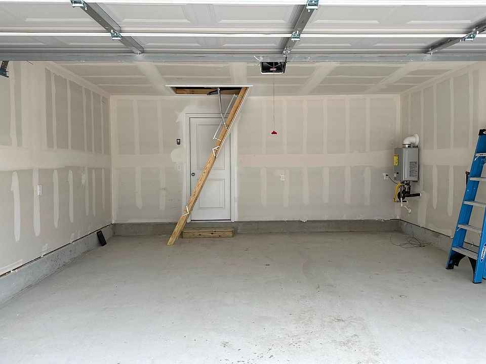 1st image of 2423 Lake Blf