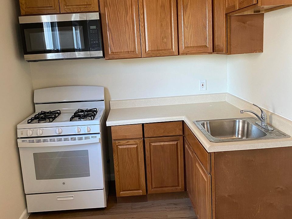 1st image of 310 4th Ave #2B