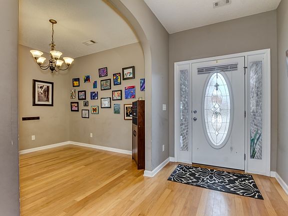 4th image of 2422 Stardust Dr