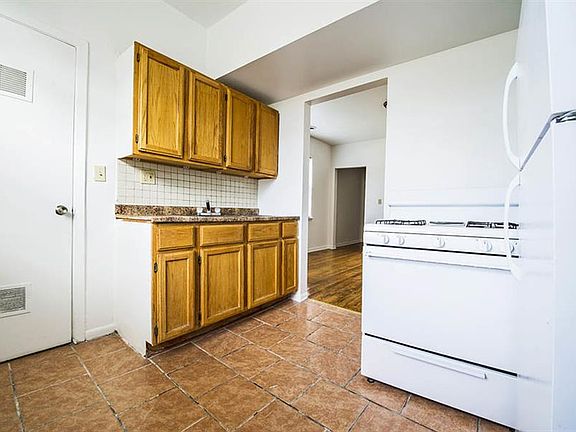 4th image of 2051 E 75th St #2192970