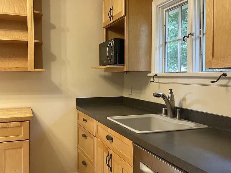 608 Chapman St — Photo 8