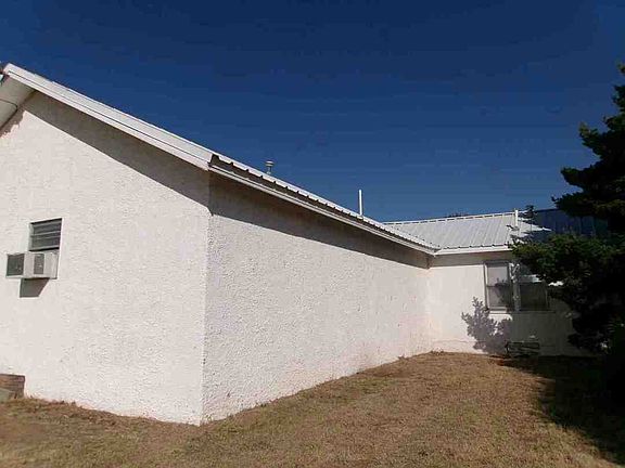 3rd image of 520 Orpe St