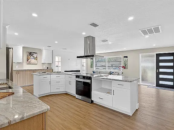14005 Leeward Dr — Photo 7
