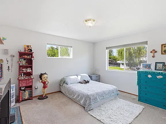 4 bed, 1978 sqft, $3,495 — Photo 1