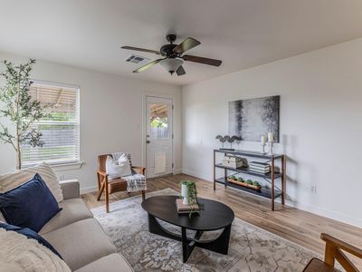 203 Wegstrom St, Hutto, TX, 78634