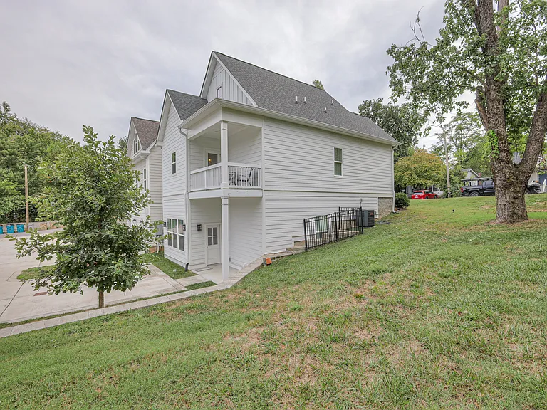 901 Curdwood Blvd — Photo 19