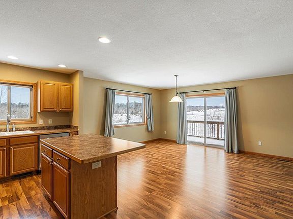 3rd image of 15273 Clearview Ln
