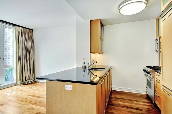 Sold by Nest Seekers International | media 14