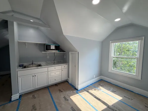 (undisclosed Address), Huntington Station, NY 11746