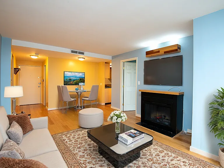 4600 Duke St #708 — Photo 2
