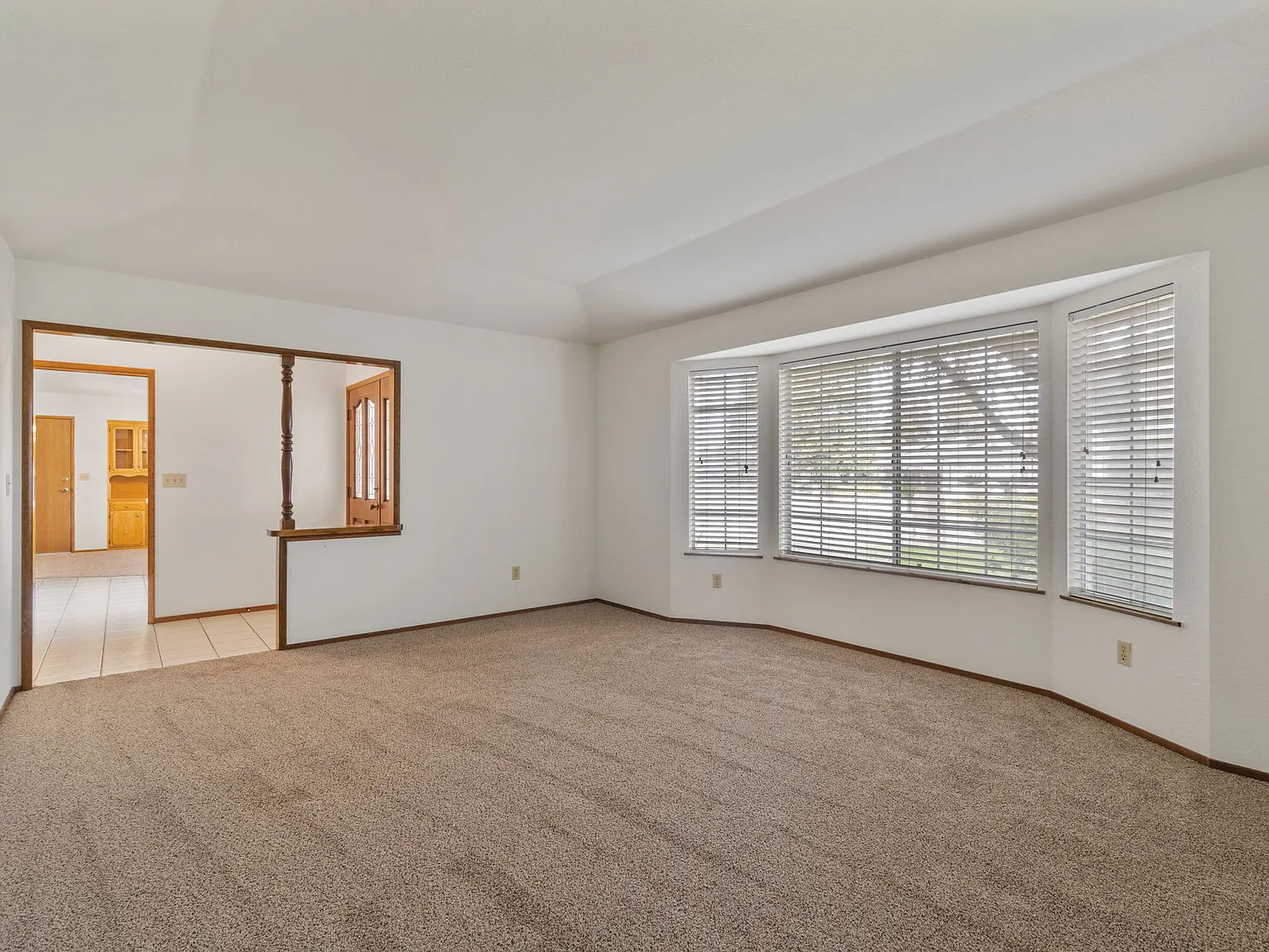 6469 North San Pedro Avenue - 1 — Photo 2