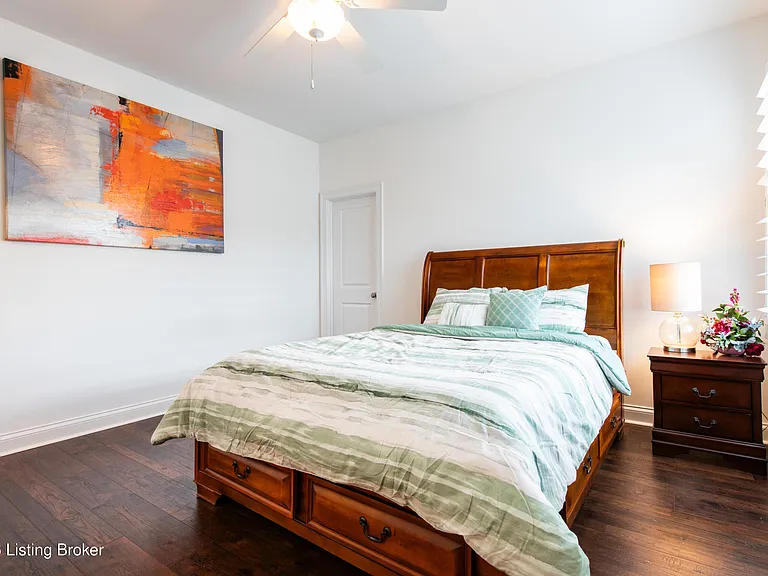 9507 Civic Way — Photo 33