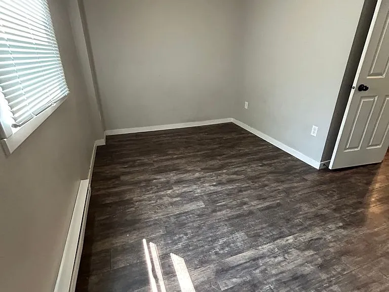 1621 Charles St — Photo 10