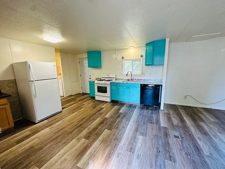 45 Coleman Ln #122 — Photo 6