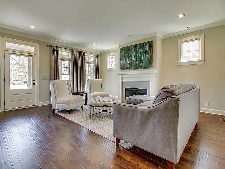 823 Knox Ave — Photo 6