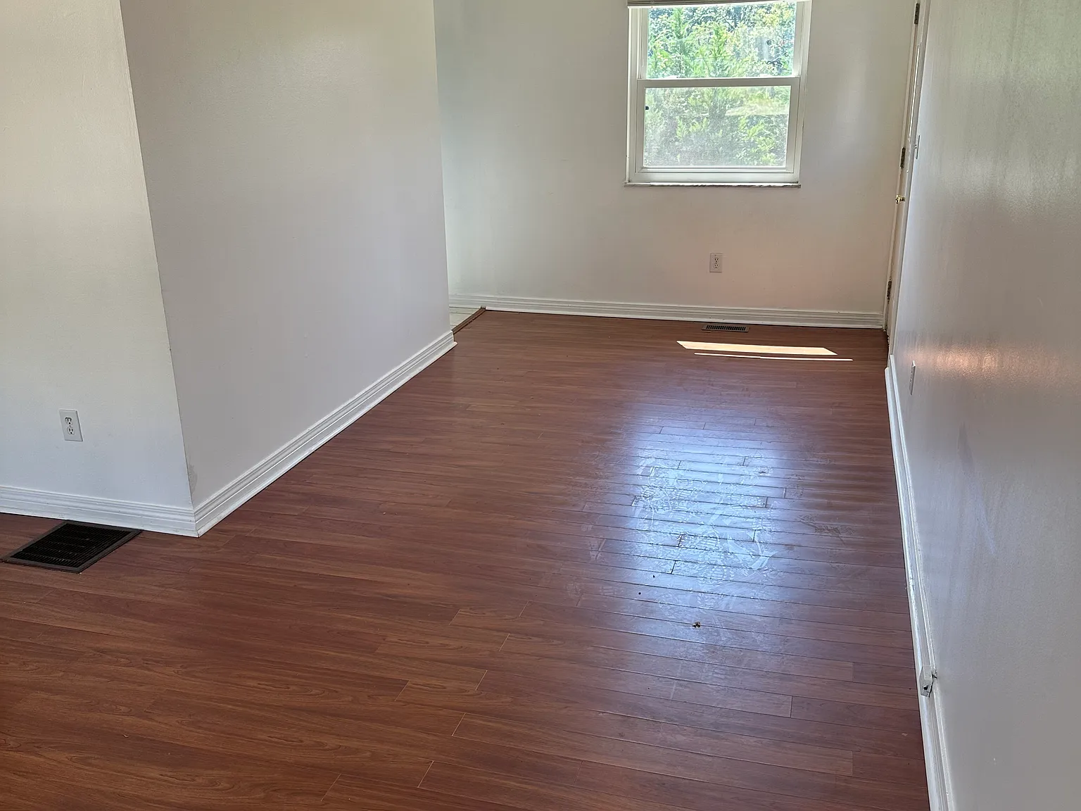 3 bed, 963 sqft, $850 — Photo 3