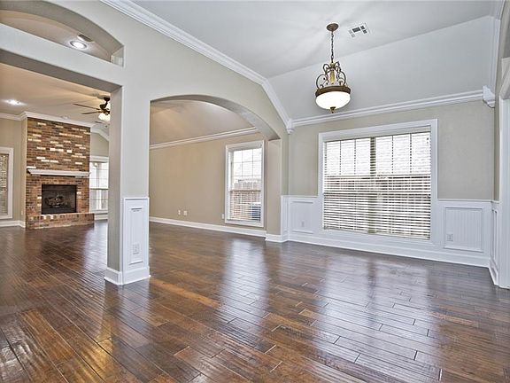 4th image of 4104 SW Banbury Dr