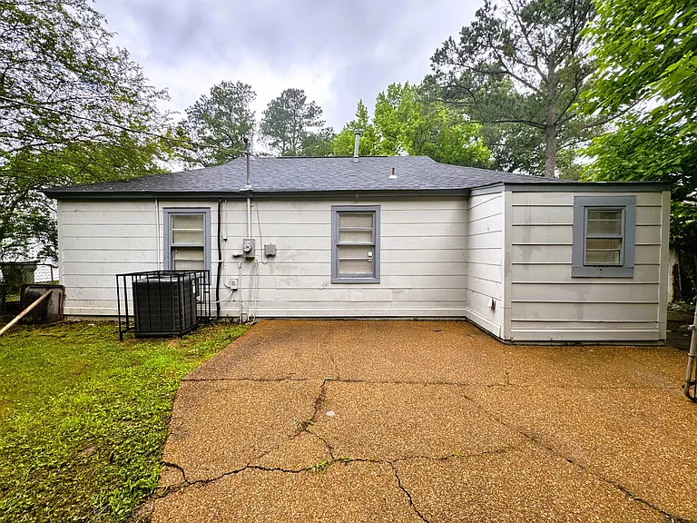 1644 Russwood Rd — Photo 16