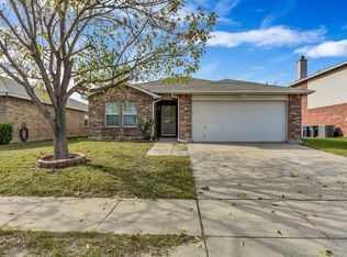5413 Blue Quartz Rd, Fort Worth, TX 76179