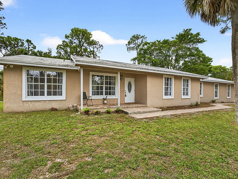 16932 Okeechobee Blvd — Photo 1