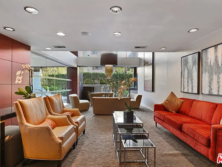 7250 Franklin Ave #414 — Photo 4