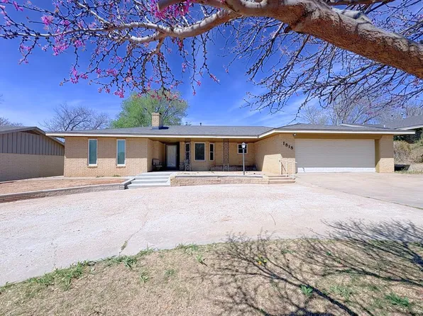 1818 Chestnut Ave, Dalhart, TX 79022