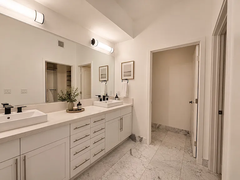 300 E 4th St #402 — Photo 3