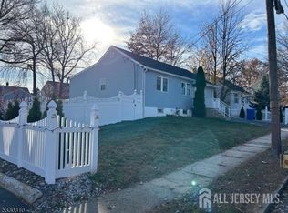 11 Willry St, Woodbridge, NJ 07095