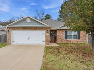 1195 Gunner Loop, Sapulpa, OK 74066