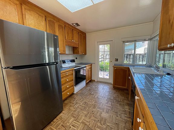 5th image of 455 Liquidambar Way #1