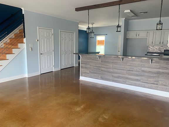 5th image of 3031 Barrow Street #28