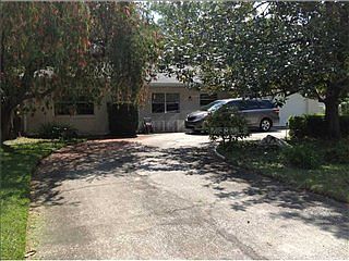 3rd image of 4809 N Shirley Dr