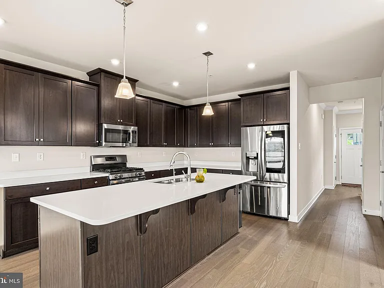 220 Chase Dr — Photo 7