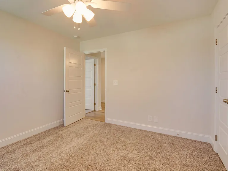 196 Donegal Dr — Photo 23