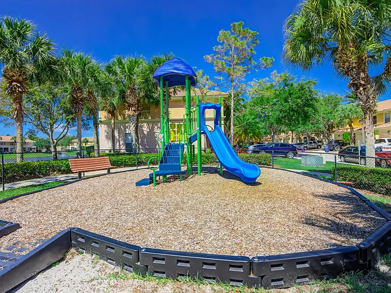 446 Rainbow Springs Ter — Photo 15