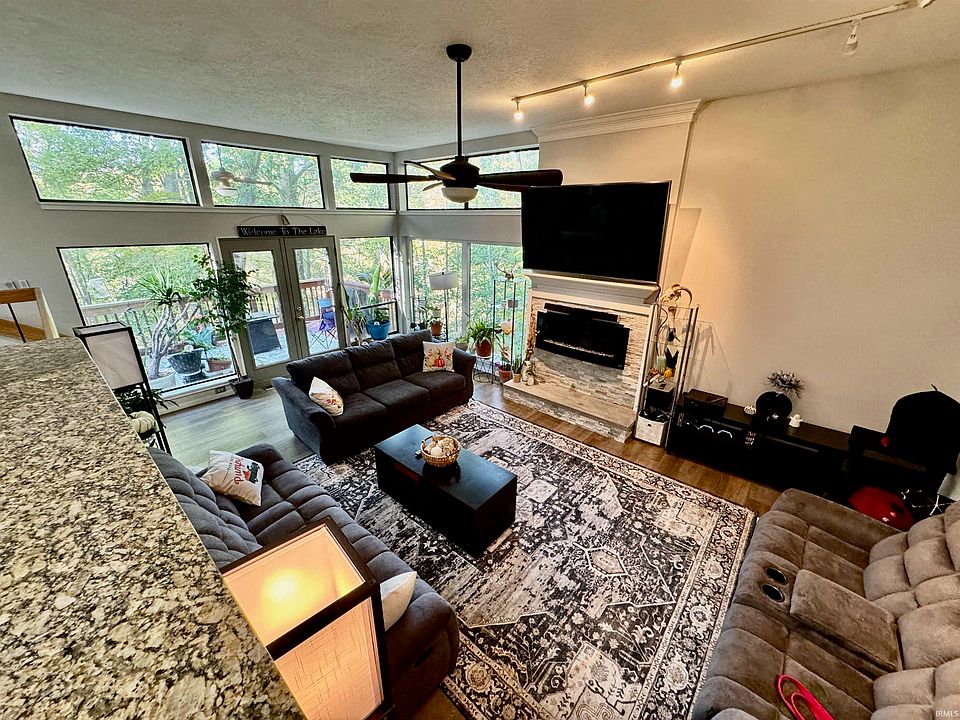 1st image of 9411 S Pointe Lasalles Dr