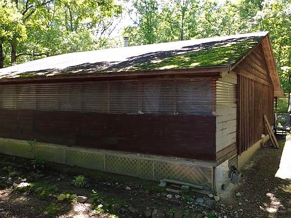 2nd image of 153 Wenger Ln