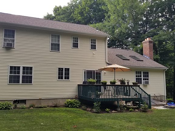 Back deck, private yard