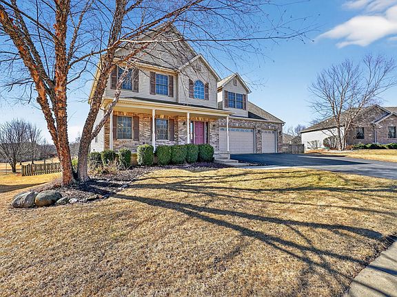 5th image of 1302 Deerpath Dr