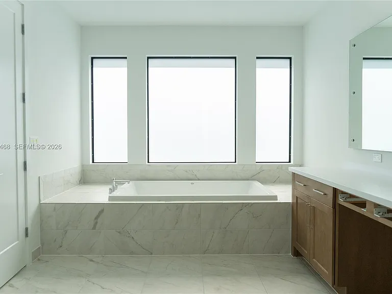 8151 Laurel Falls Dr — Photo 27