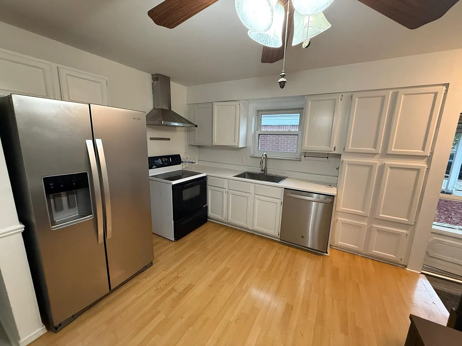 3 bed, 2068 sqft, $2,150 — Photo 4