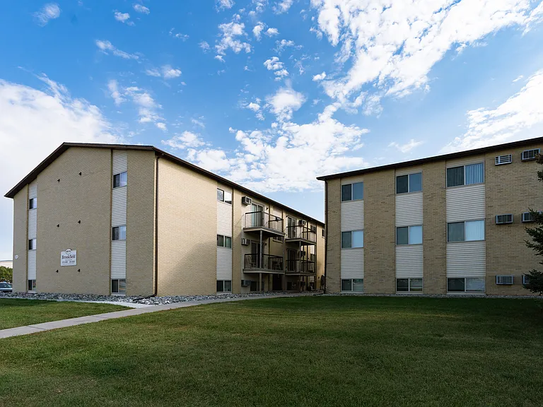 Fargo, ND Brookfield Apartments | Exterior