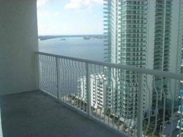 1200 Brickell Bay Dr APT 2307, Miami, FL 33131