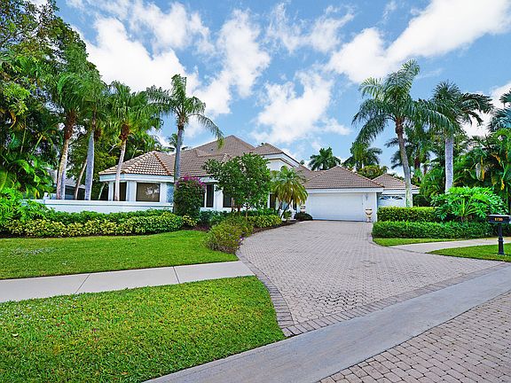 Home For Sale In Boca Grove