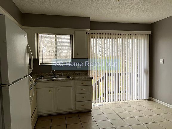 5th image of 3317 N 84th Ter