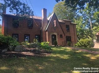 42 Arlington Rd #A, Chestnut Hill, MA 02467
